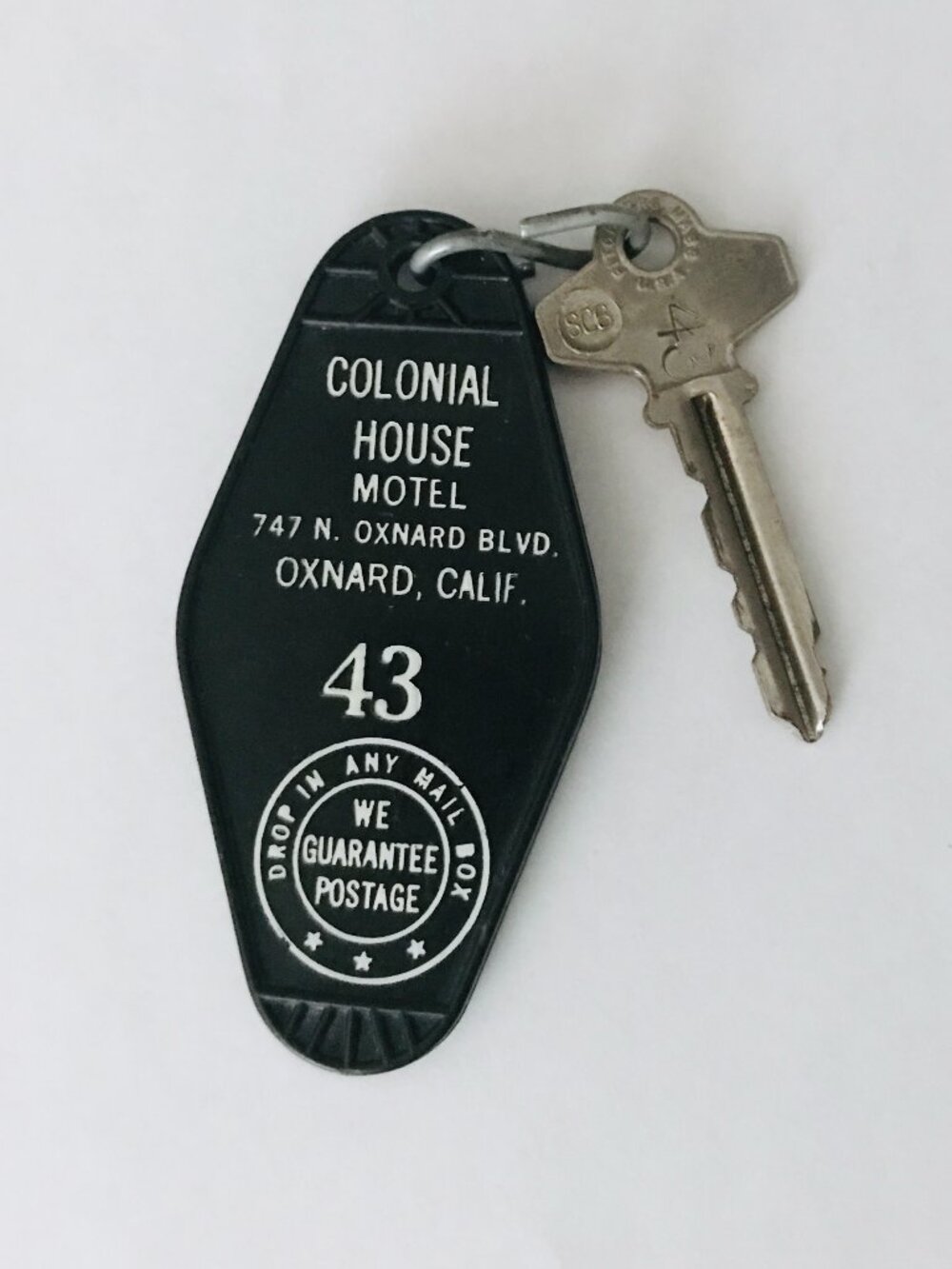 Vintage Colonial House Motel Oxnard CA Room Key & Fob #43 with Harold's Club Ad